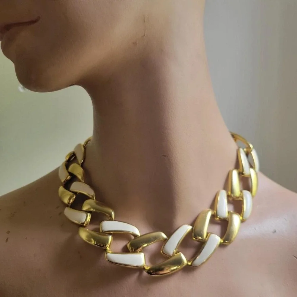 Vintage Gold White Enamel Chunky Link Curb Chain Collar Necklace Preppy 80s 90s - Picture 5 of 7